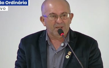 Vereador Antônio Carlos da Vilinha solicita recuperação de estradas vicinais e retomada de obras de asfaltamento em Grajaú