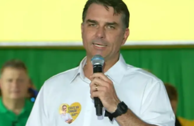 TSE determina que filiação de Flávio Bolsonaro ao PL seja restabelecida