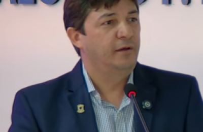 Vereador Dr. Eduardo Ribeiro denuncia atraso em pagamentos da educação e cobra planejamento financeiro da Prefeitura